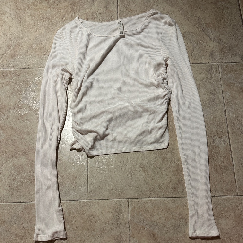 ALO Yoga Cream Long Sleeve Tee